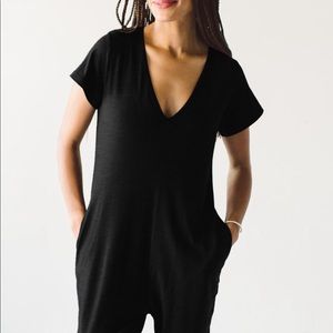 Smash + Tess romper black M short sleeve